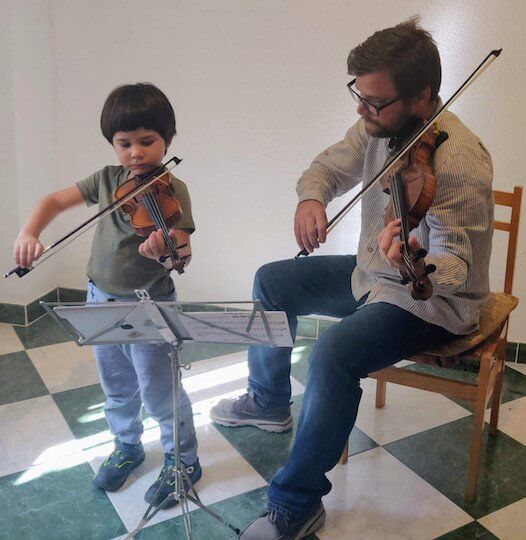 testimonios de alumnos de violín 2 Este espacio es para la foto testimonios de alumnos de violín de Iván